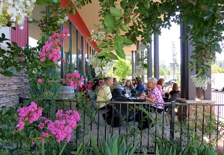 Guests enjoy an afternoon picnic on the patio