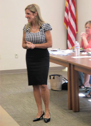  Mardie shares her business expertise at a seminar